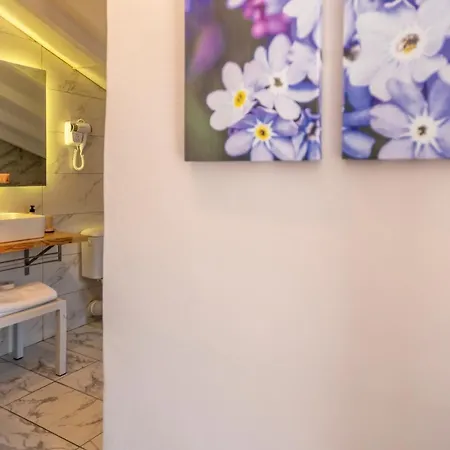 Πανσιόν Romantic Palace Άγιος Γόρδιος